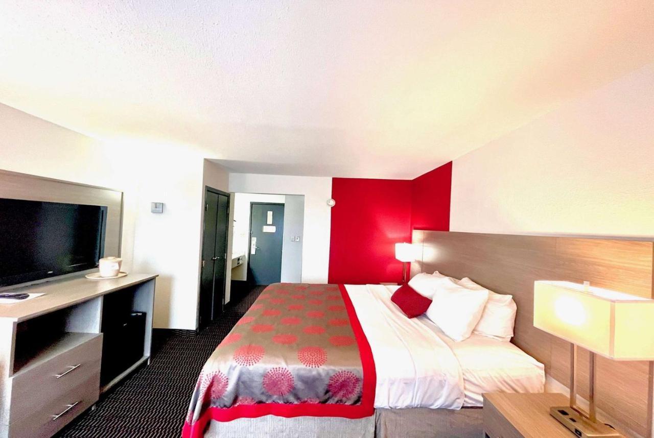 Ramada By Wyndham Columbia Hotel Exterior photo