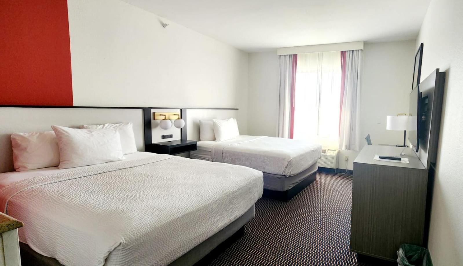 Ramada By Wyndham Columbia Hotel Exterior photo